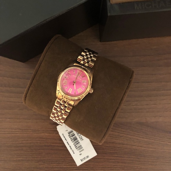 Michael Kors Watch - Women’s main image 4